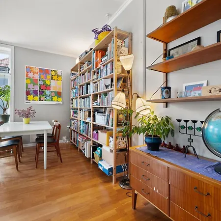 Centrally Located With Balcony Apartment Bergen