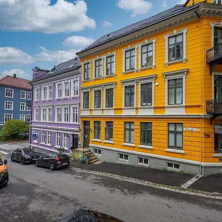 Centrally Located With Balcony Apartment Bergen