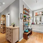 Apartment Centrally Located With Balcony Bergen