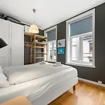 Centrally Located With Balcony Bergen
